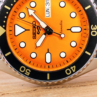今夏十大令人驚嘆的橘色手錶