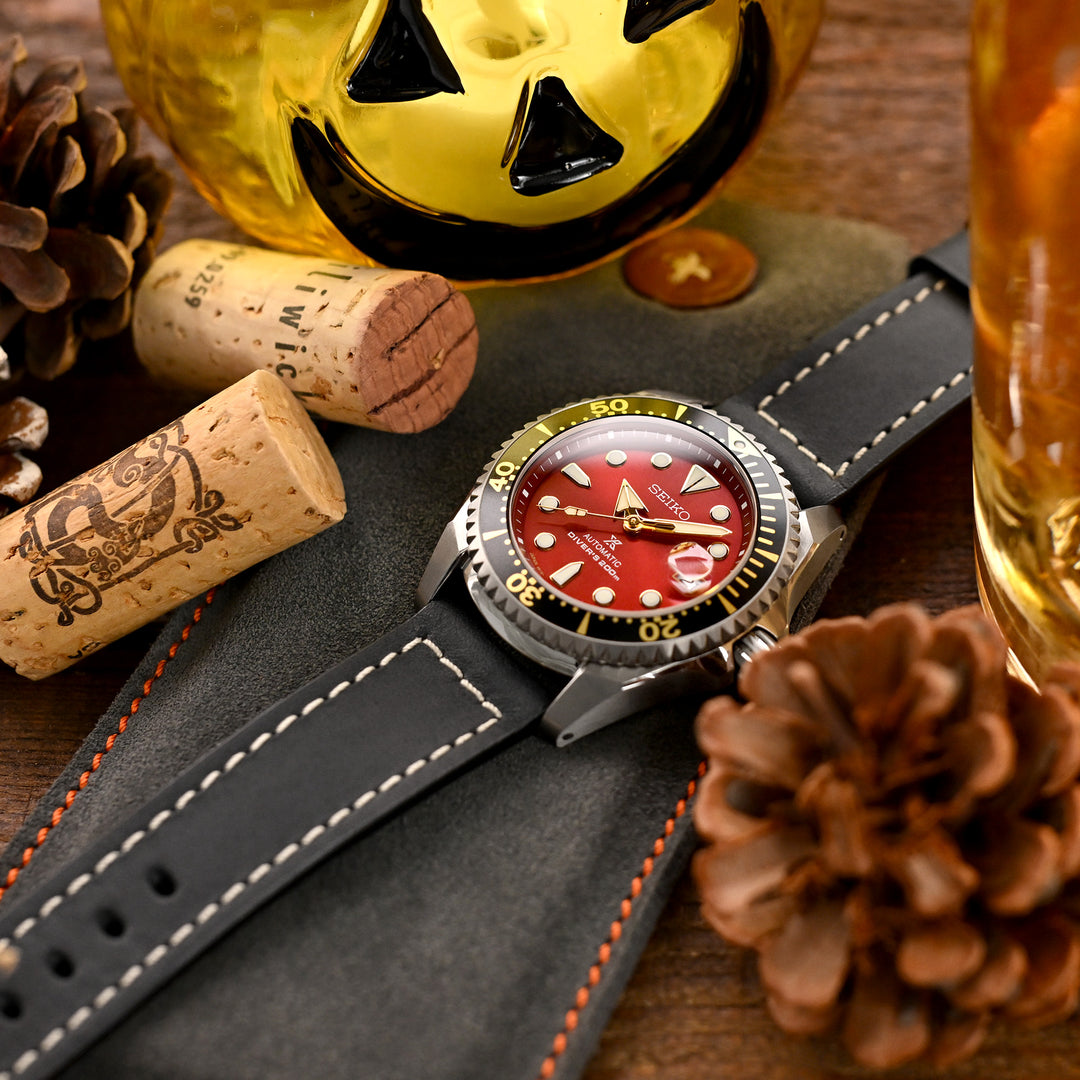 PAM 錶帶系列，黑色法國精製 Barenia 皮革錶帶，適用於沛納海，淺褐色線