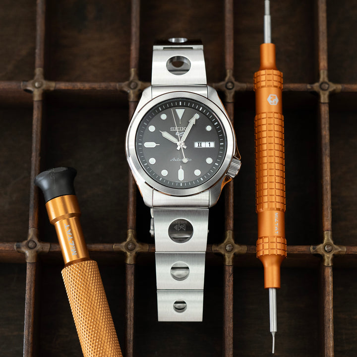 SEIKO 5 精工5號 Sports 機械自動上鍊40mm水鬼 SRPE51 SRPE53 SRPG35 代用錶帶 圓環賽車款II 不鏽鋼 Baton潛水扣專用帶