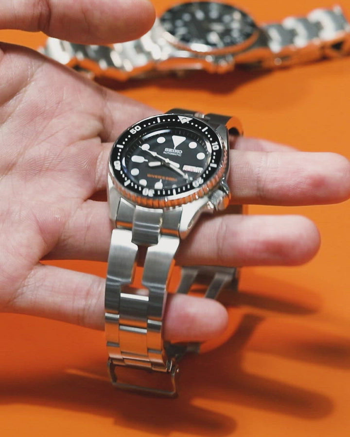 SEIKO精工水鬼SKX013專用代用剃刀型鋼錶帶潛水款實心V形帶扣拉砂